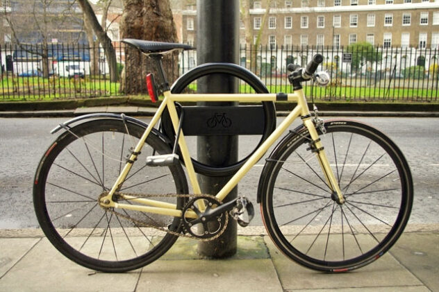 A bicycle attached to a Cyclehoop HD